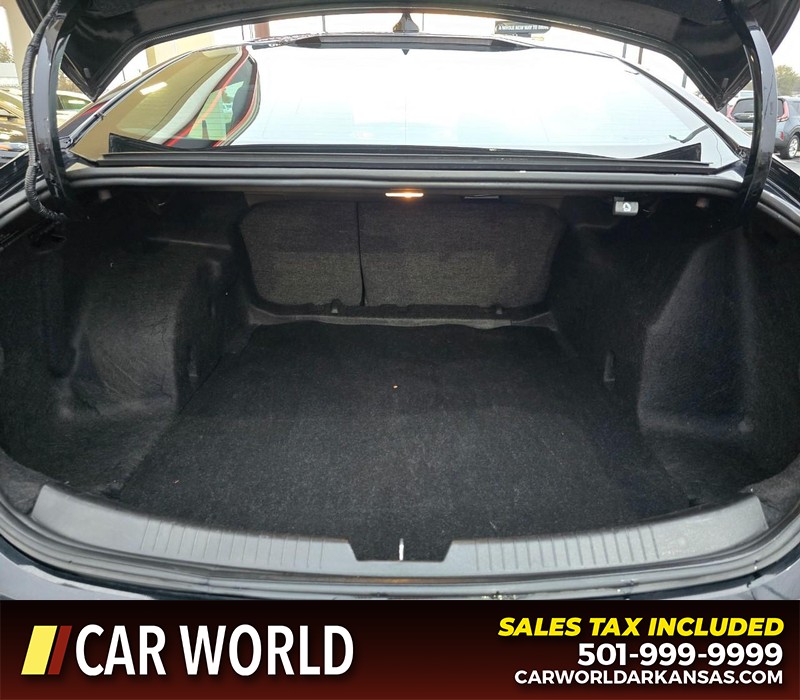 Chevrolet Malibu Vehicle Full-screen Gallery Image 13