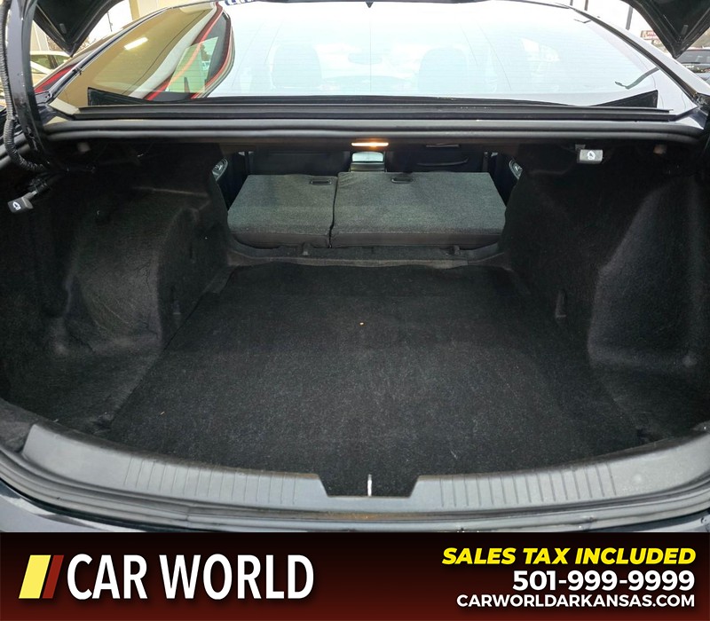 Chevrolet Malibu Vehicle Full-screen Gallery Image 14