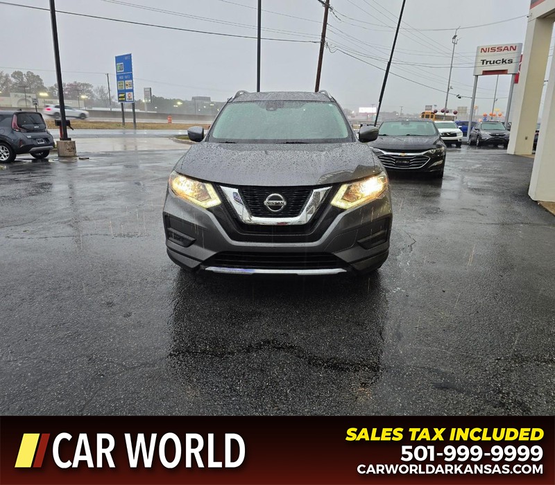 Nissan Rogue Vehicle Full-screen Gallery Image 2