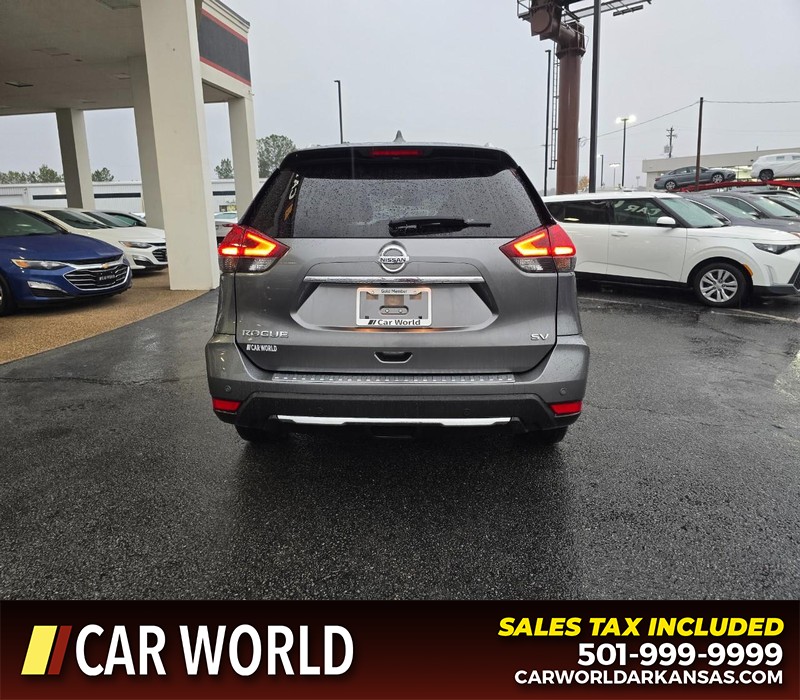 Nissan Rogue Vehicle Full-screen Gallery Image 5