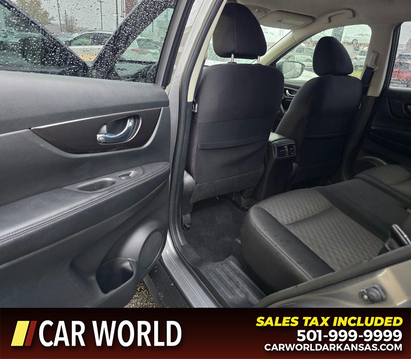 Nissan Rogue Vehicle Full-screen Gallery Image 9