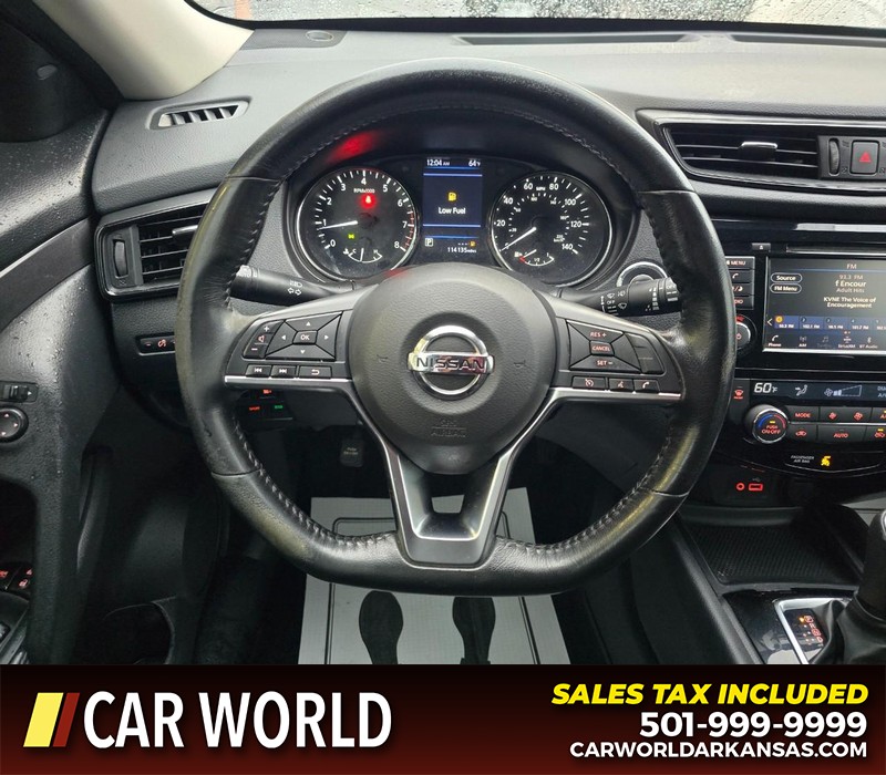 Nissan Rogue Vehicle Full-screen Gallery Image 15