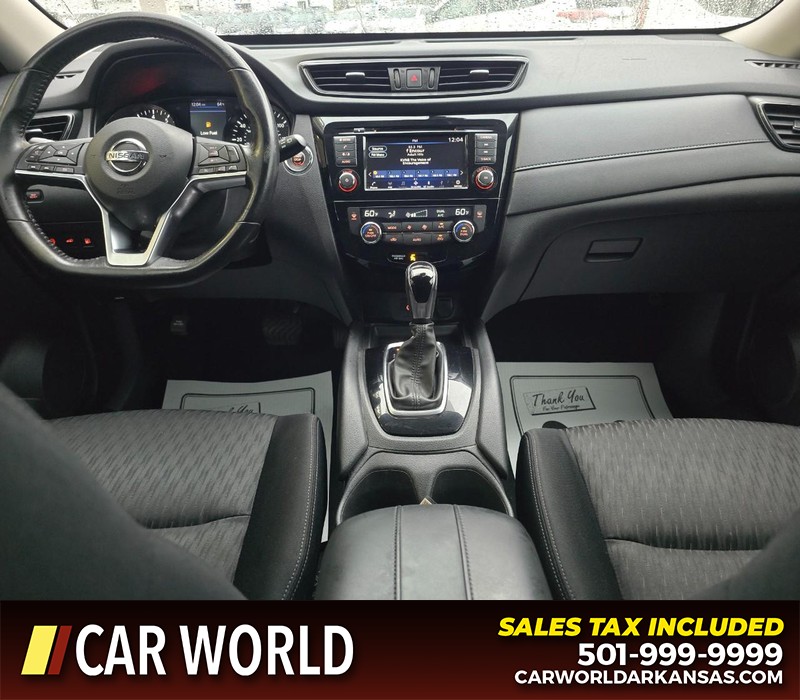 Nissan Rogue Vehicle Full-screen Gallery Image 18