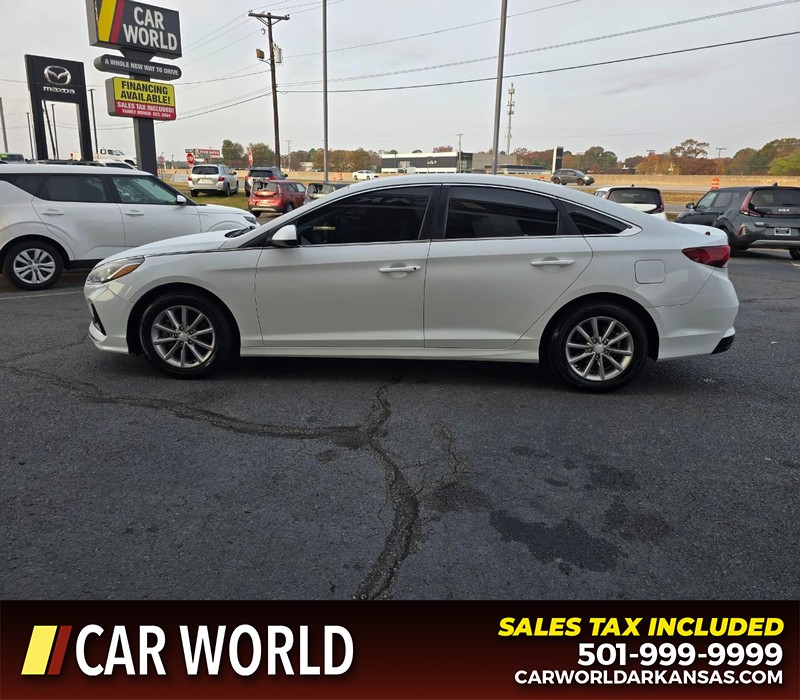 Hyundai Sonata Vehicle Full-screen Gallery Image 4