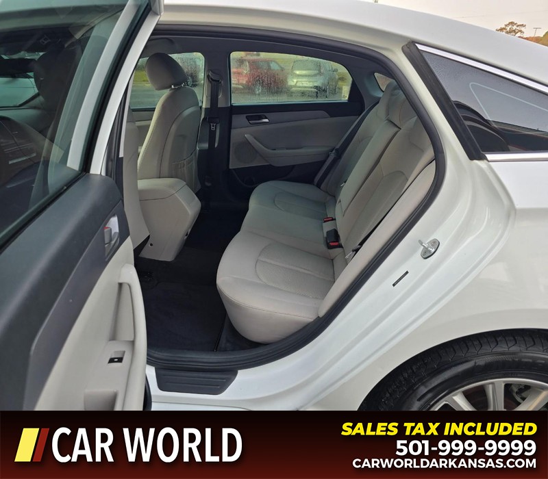 Hyundai Sonata Vehicle Full-screen Gallery Image 10