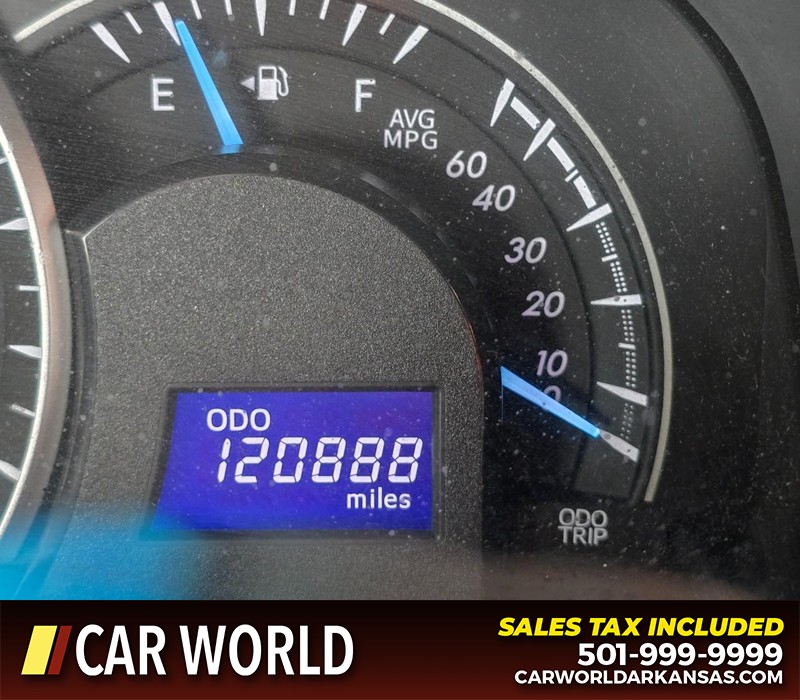 Toyota Camry Vehicle Full-screen Gallery Image 16