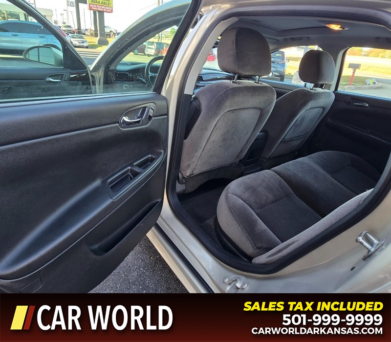 Chevrolet Impala Vehicle Full-screen Gallery Image 9