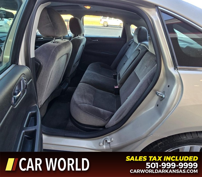 Chevrolet Impala Vehicle Full-screen Gallery Image 10