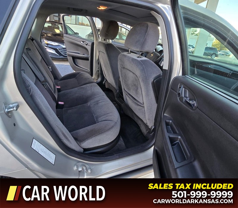 Chevrolet Impala Vehicle Full-screen Gallery Image 12