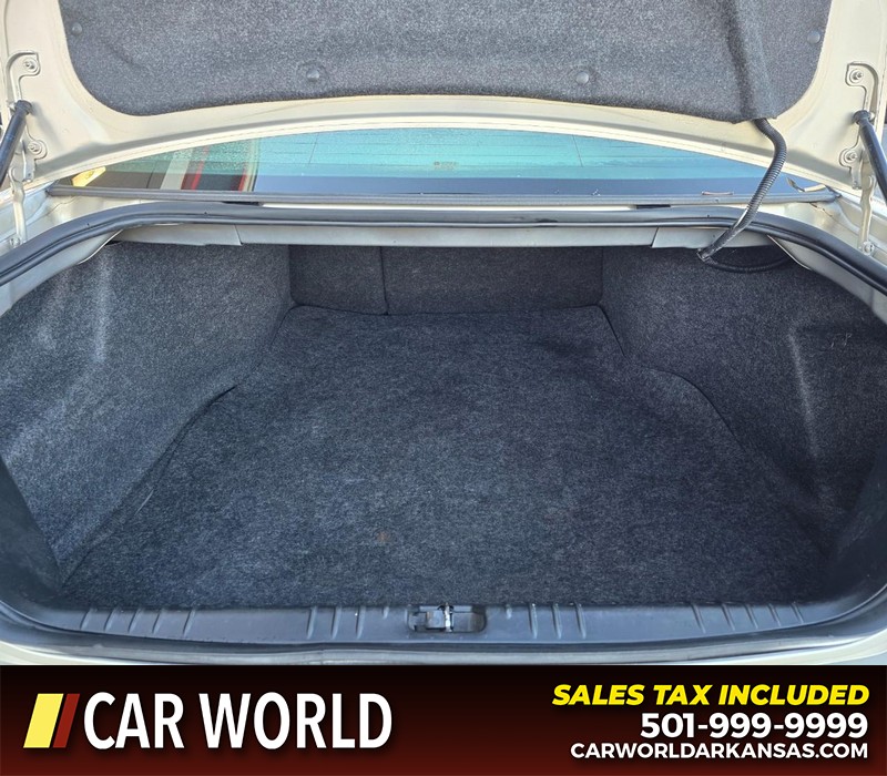 Chevrolet Impala Vehicle Full-screen Gallery Image 13