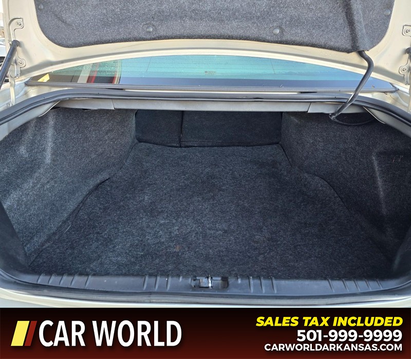 Chevrolet Impala Vehicle Full-screen Gallery Image 14