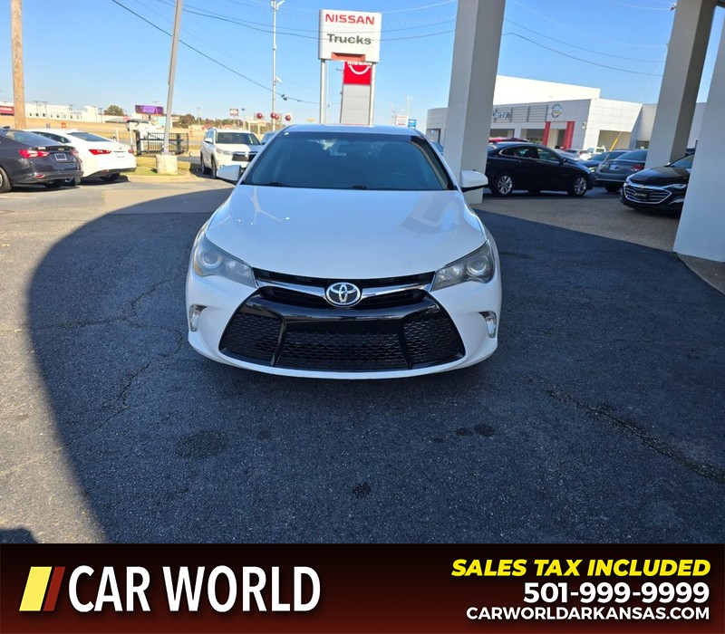 Toyota Camry Vehicle Full-screen Gallery Image 2