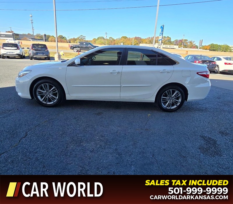 Toyota Camry Vehicle Full-screen Gallery Image 4