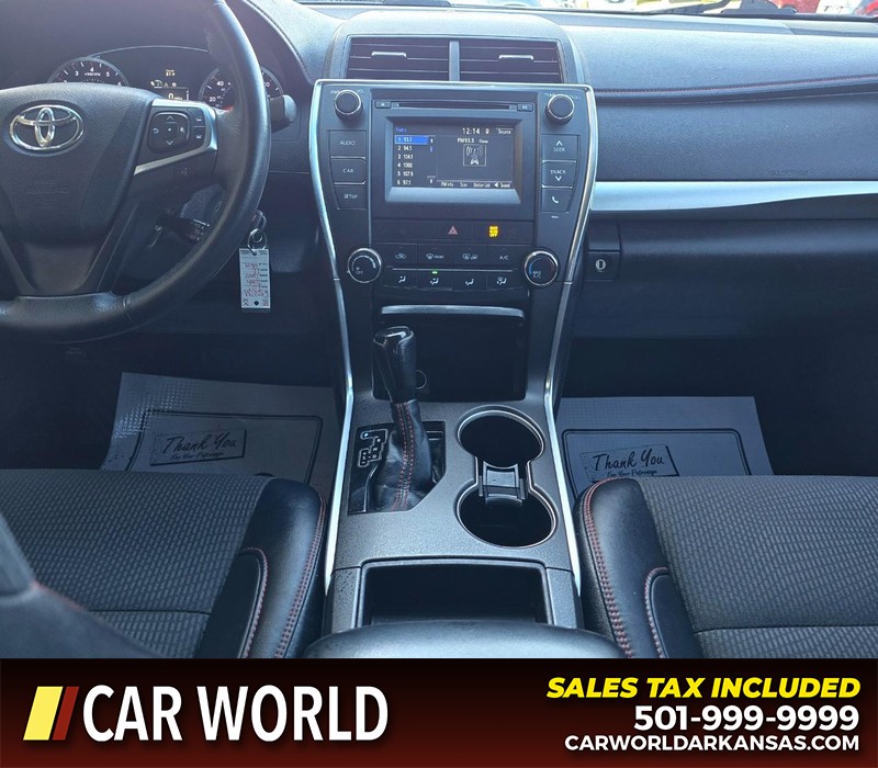 Toyota Camry Vehicle Full-screen Gallery Image 18