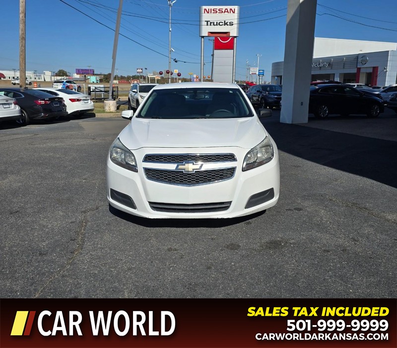 Chevrolet Malibu Vehicle Full-screen Gallery Image 2