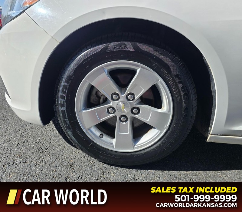 Chevrolet Malibu Vehicle Full-screen Gallery Image 6