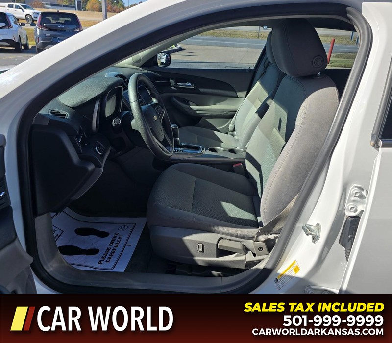 Chevrolet Malibu Vehicle Full-screen Gallery Image 8