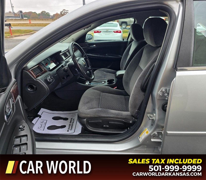 Chevrolet Impala Limited Vehicle Full-screen Gallery Image 8