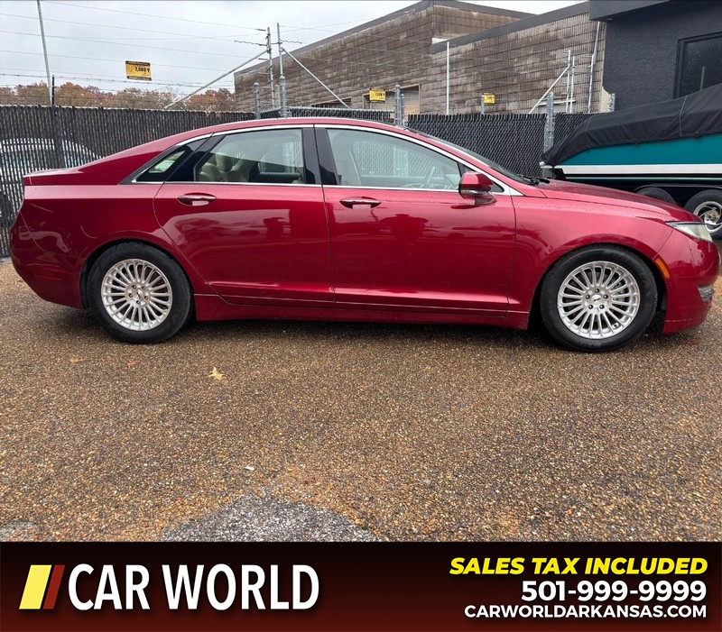 Lincoln MKZ Vehicle Full-screen Gallery Image 2