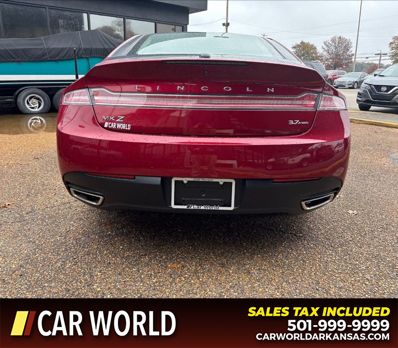 Lincoln MKZ Vehicle Full-screen Gallery Image 4