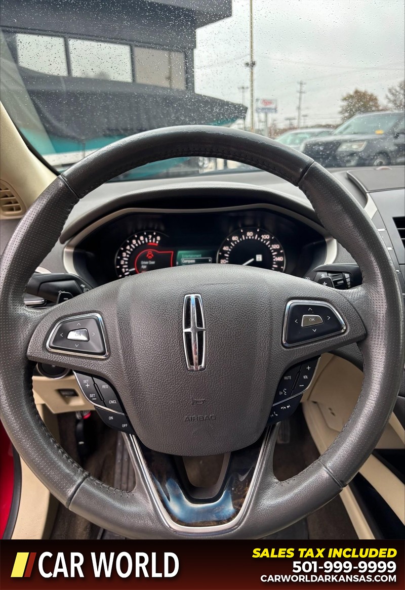 Lincoln MKZ Vehicle Full-screen Gallery Image 20