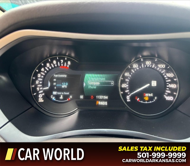 Lincoln MKZ Vehicle Full-screen Gallery Image 21