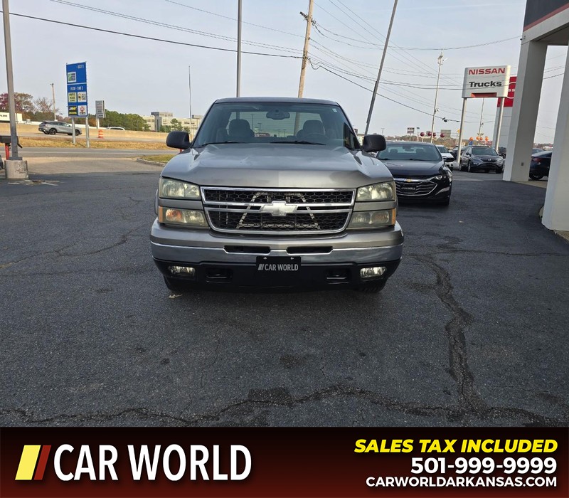 Chevrolet Silverado 1500 Classic Vehicle Full-screen Gallery Image 2