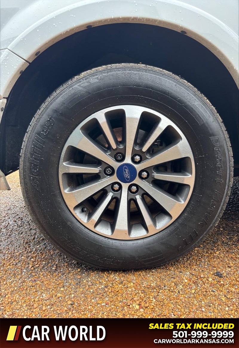 Ford Expedition Vehicle Full-screen Gallery Image 11