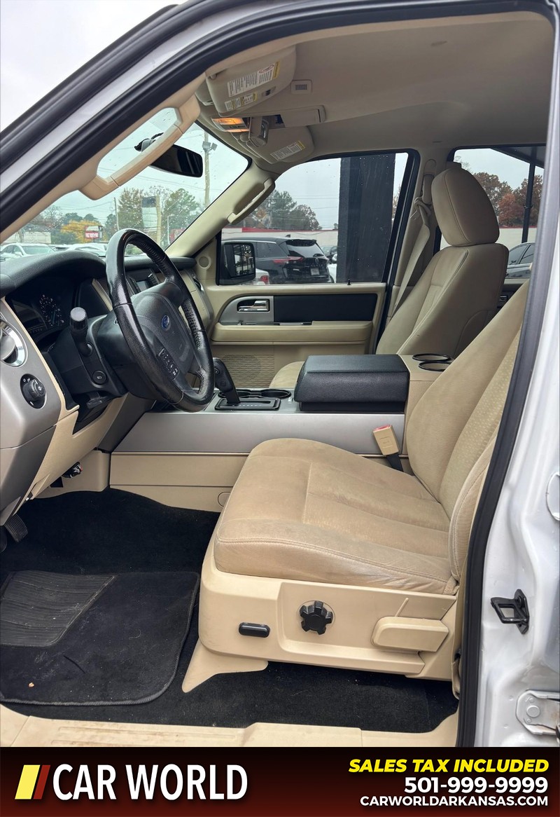 Ford Expedition Vehicle Full-screen Gallery Image 13