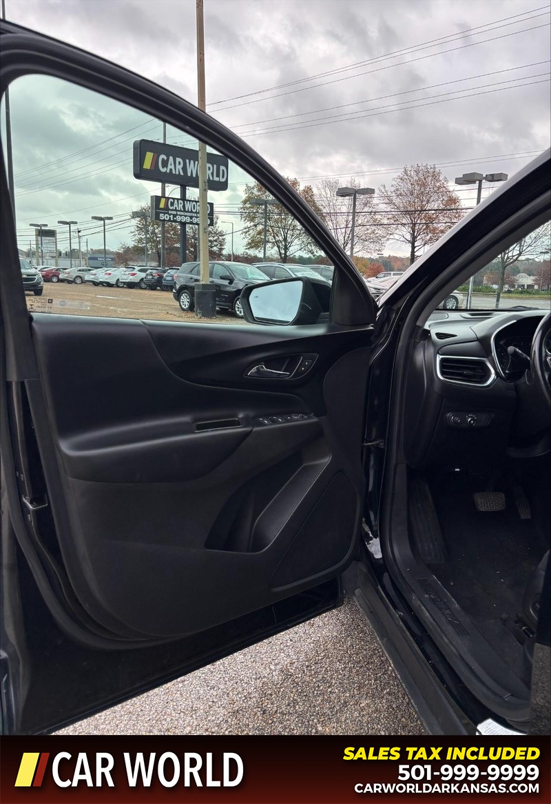 Chevrolet Equinox Vehicle Full-screen Gallery Image 12