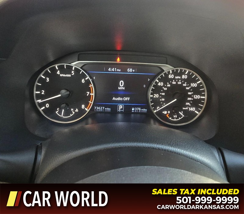 Nissan Altima Vehicle Full-screen Gallery Image 17