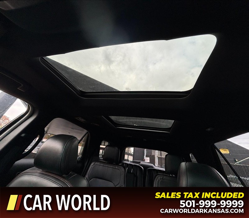 Ford Explorer Vehicle Full-screen Gallery Image 17