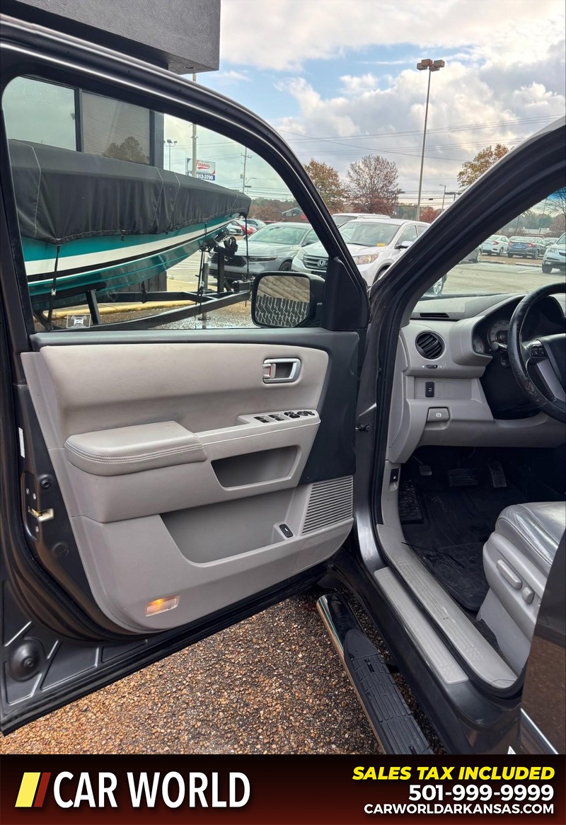 Honda Pilot Vehicle Full-screen Gallery Image 12