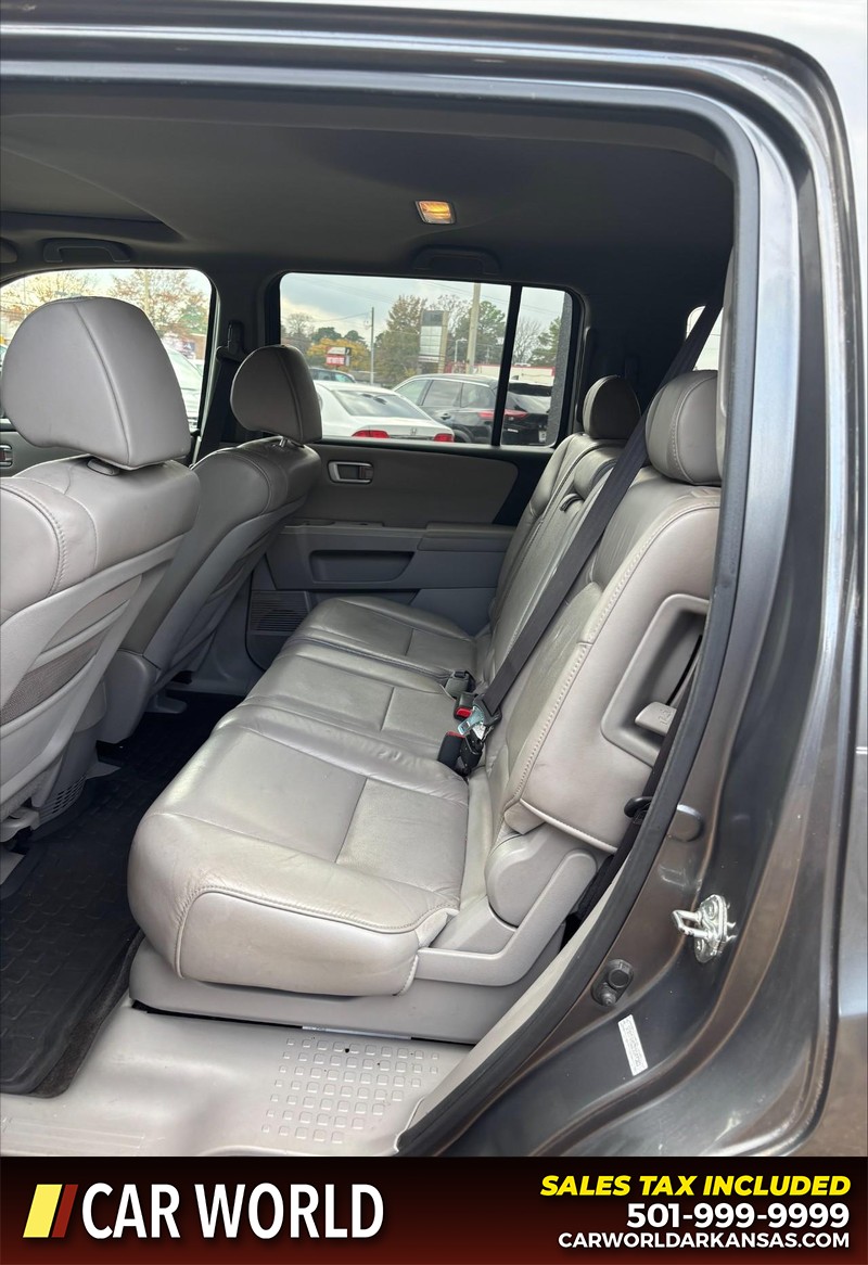 Honda Pilot Vehicle Full-screen Gallery Image 15