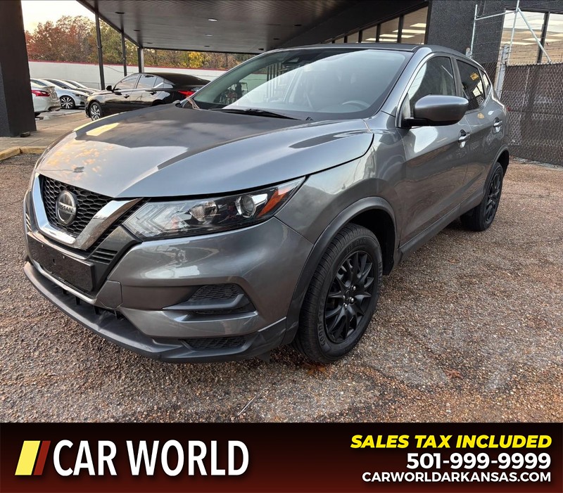 Nissan Rogue Sport Vehicle Full-screen Gallery Image 9