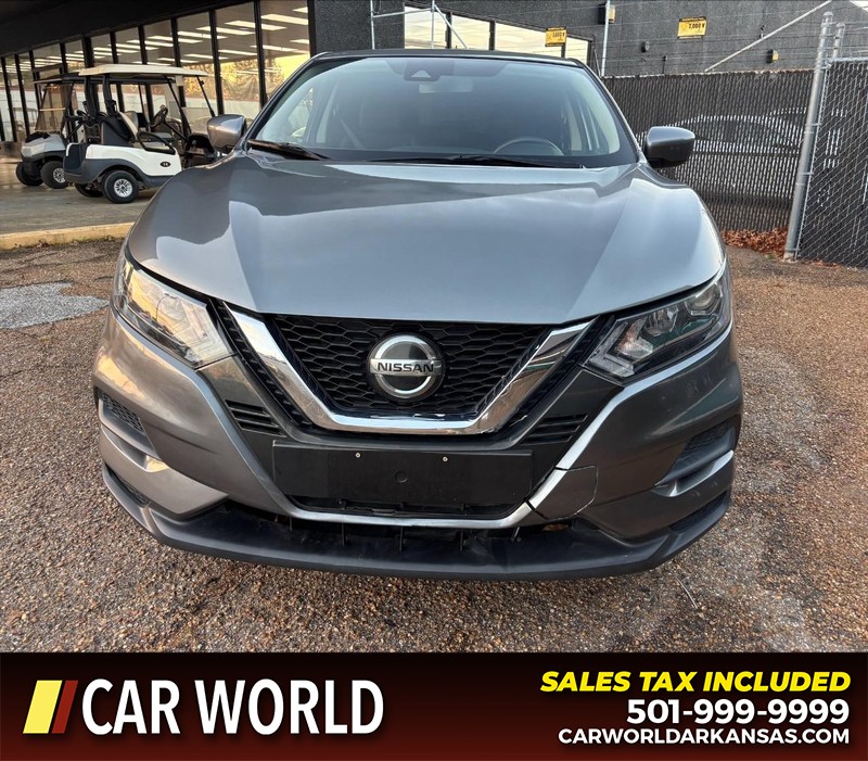 Nissan Rogue Sport Vehicle Full-screen Gallery Image 10