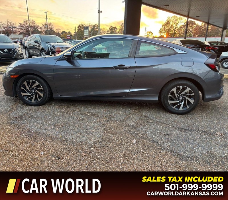 Honda Civic Coupe Vehicle Full-screen Gallery Image 8