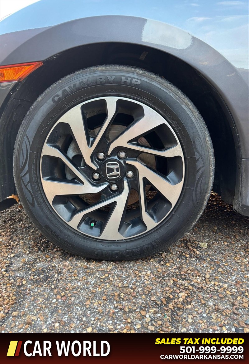 Honda Civic Coupe Vehicle Full-screen Gallery Image 11