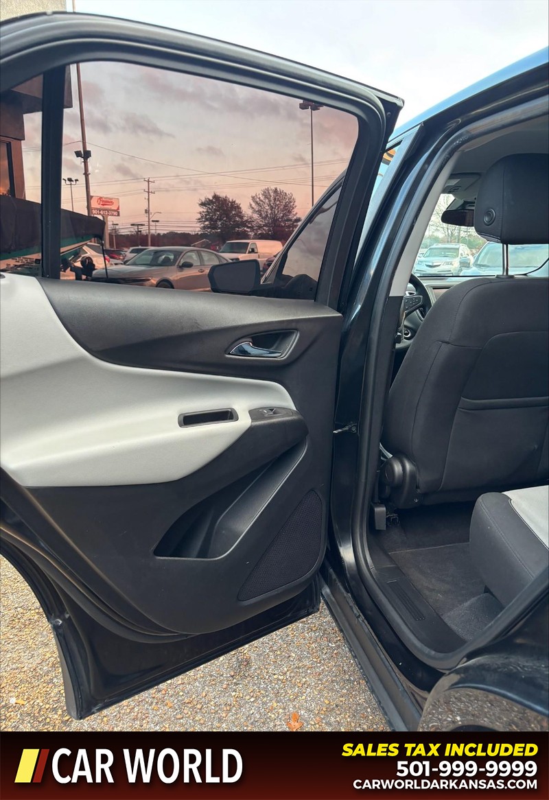 Chevrolet Equinox Vehicle Full-screen Gallery Image 14