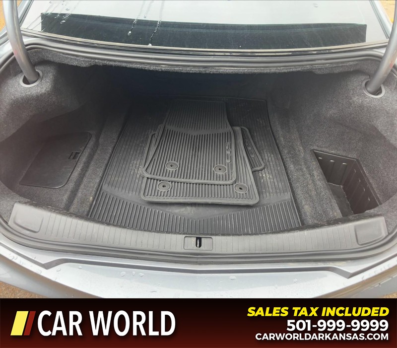 Cadillac CTS Sedan Vehicle Full-screen Gallery Image 6