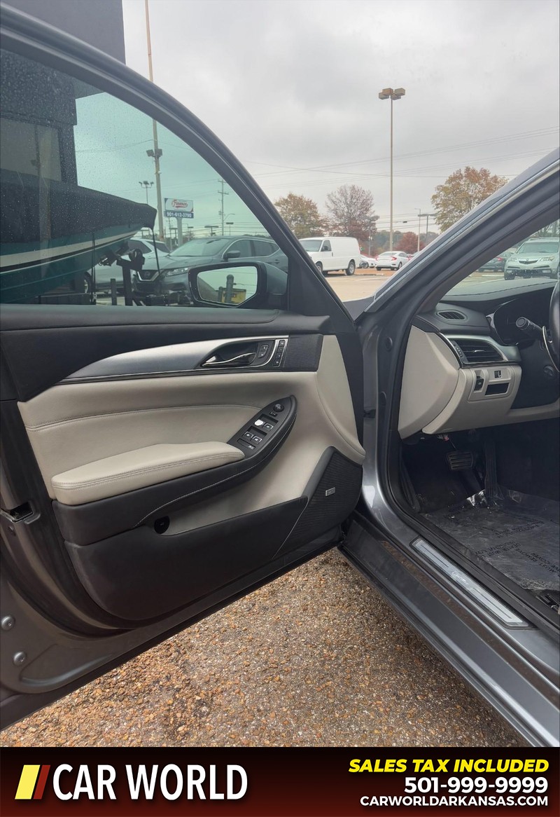 Cadillac CTS Sedan Vehicle Full-screen Gallery Image 13