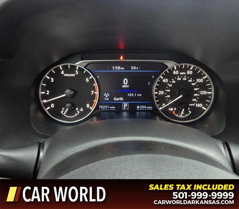 Nissan Altima Vehicle Full-screen Gallery Image 17