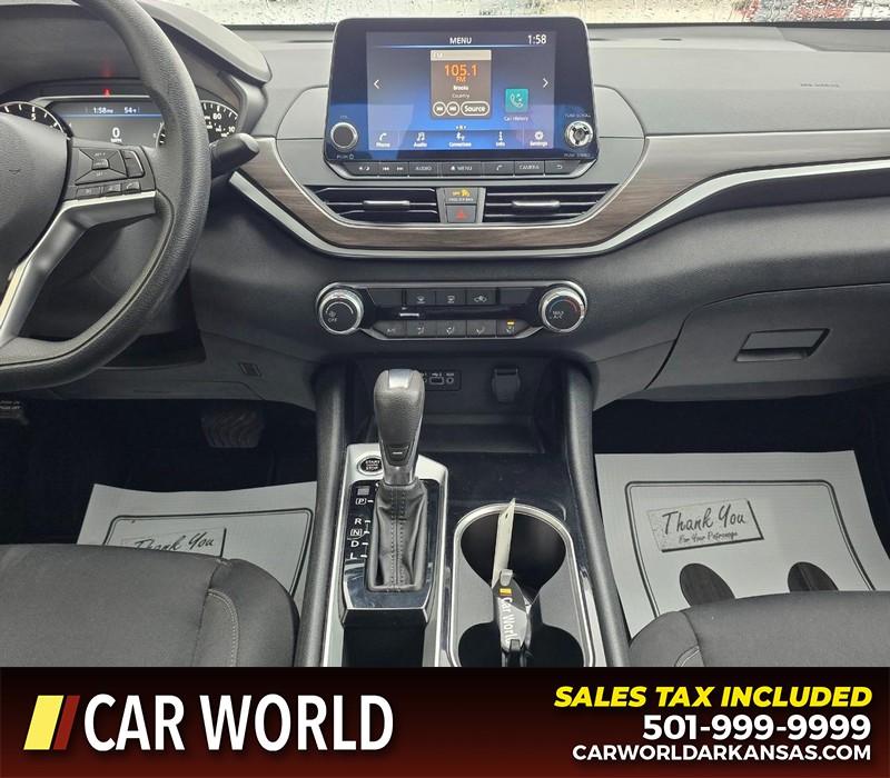 Nissan Altima Vehicle Full-screen Gallery Image 18