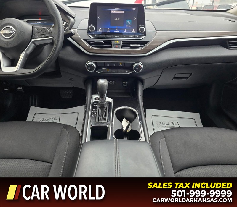 Nissan Altima Vehicle Full-screen Gallery Image 18