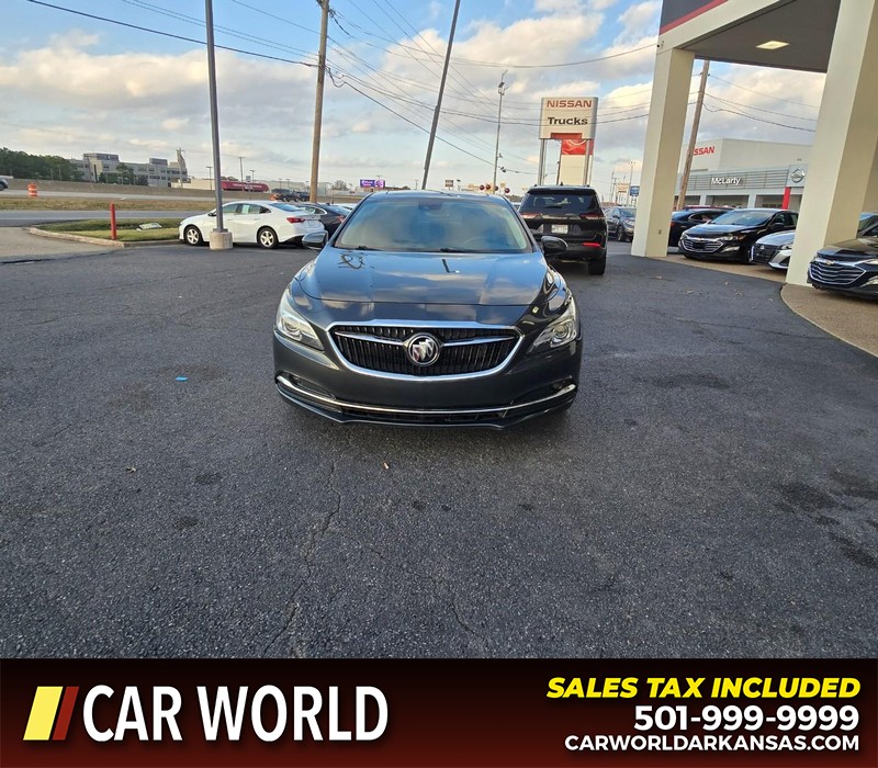 Buick LaCrosse Vehicle Full-screen Gallery Image 2