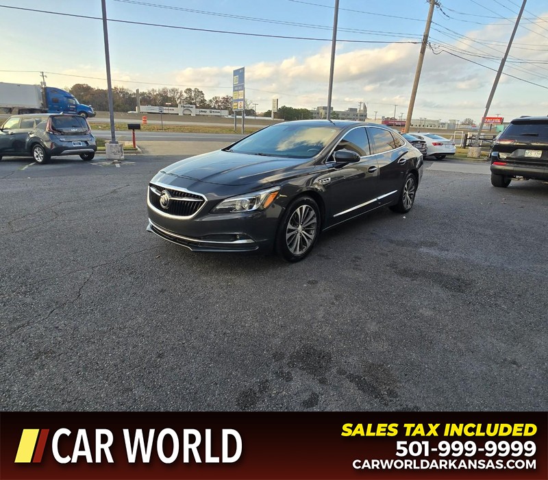 Buick LaCrosse Vehicle Full-screen Gallery Image 3