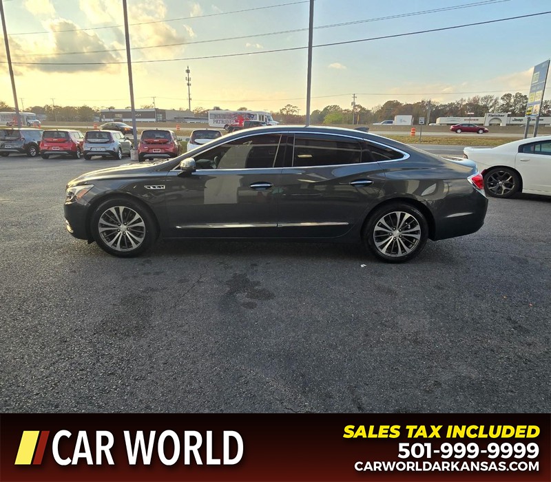 Buick LaCrosse Vehicle Full-screen Gallery Image 4