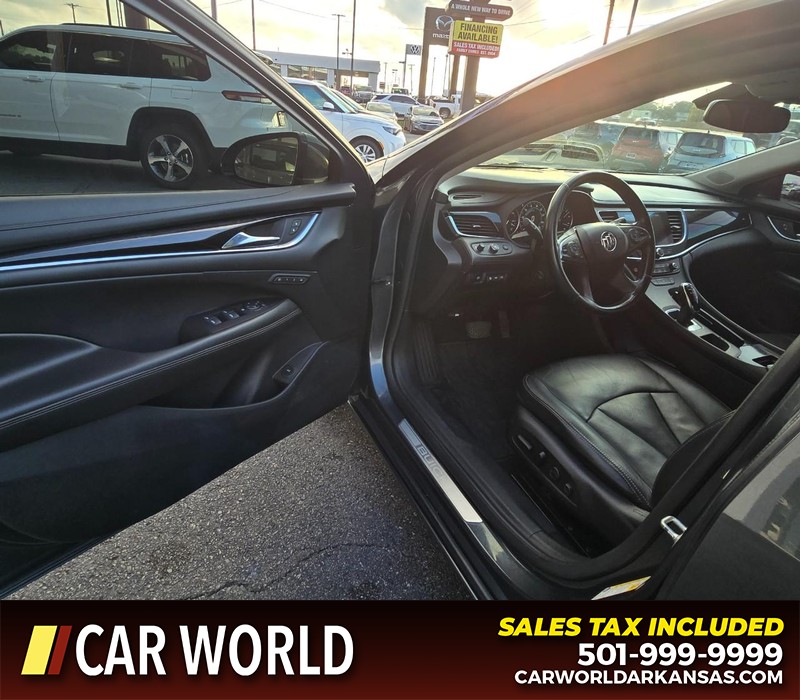 Buick LaCrosse Vehicle Full-screen Gallery Image 7