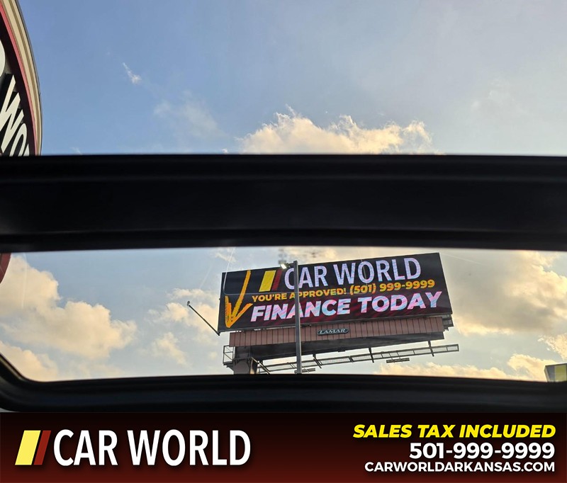 Buick LaCrosse Vehicle Full-screen Gallery Image 19