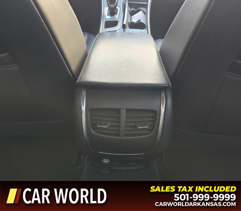 Buick LaCrosse Vehicle Full-screen Gallery Image 20